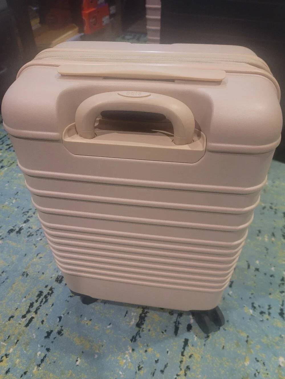 DEFECTS (ONE ZIPPER MISSING ) BEIS BEIGE CARRY-ON 22